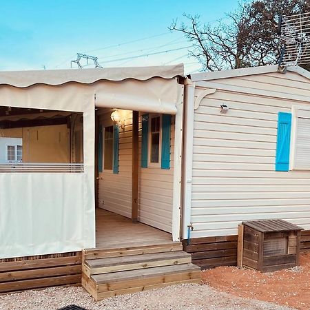 Joli Mobil-Home De Vacances, Ideal Pour Les Familles Rocbaron Ngoại thất bức ảnh